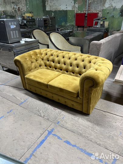 Диван с каретной стяжкой бу
