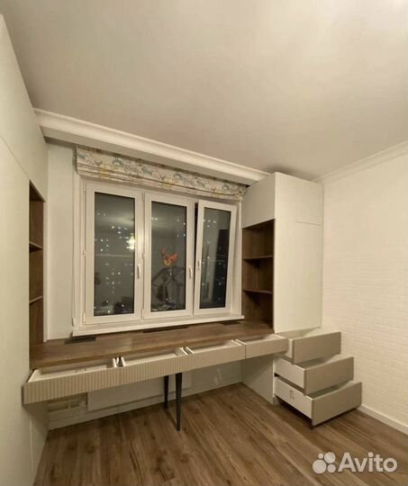 Рабочая зона у окна