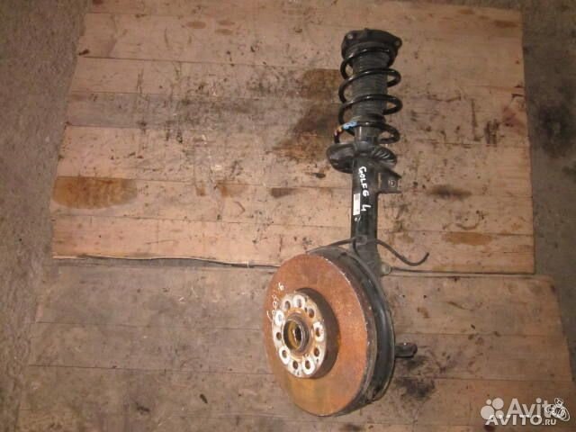 Кулак передний для Фольксваген Гольф 6