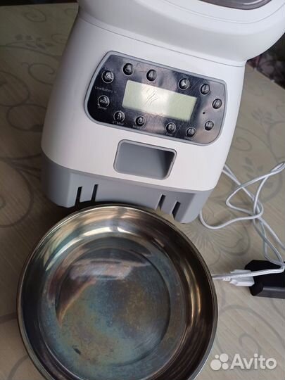 Автоматическая кормушка для кошек