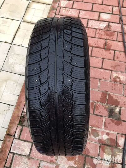 Gislaved Nord Frost 5 235/65 R17