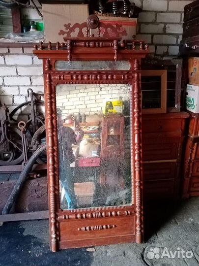 Старинное зеркало