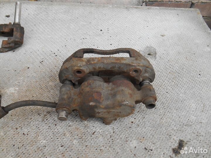 Передний правый суппорт Ford Transit Форд Транзит