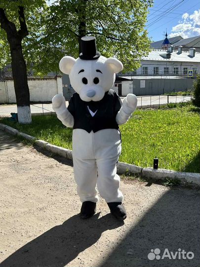 Ростовой костюм белого медведя