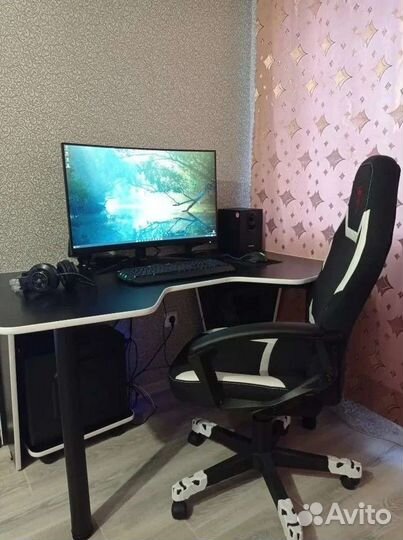 Геймерские компьютерные столы. Доставка