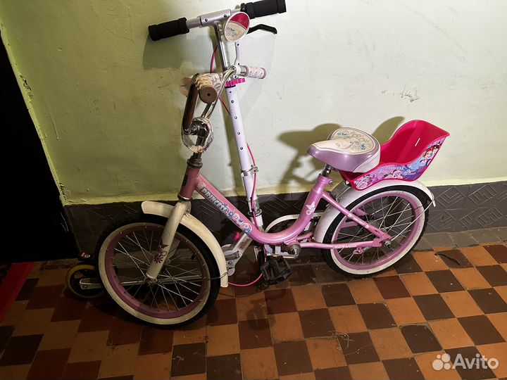 Детский велосипед с корзинкой и креслом