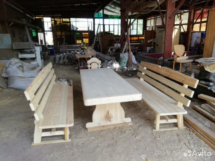 Стол стулья лавочки из масива