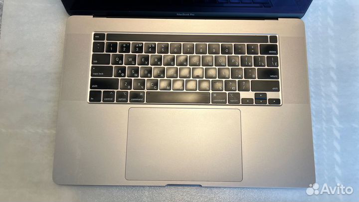MacBook Pro 16 (2019), 1 тб, Core i9, 2.3 ггц, RAM