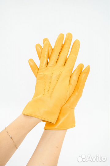 Жёлтые кожаные перчатки 