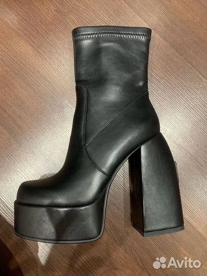 Ботильоны naked wolf