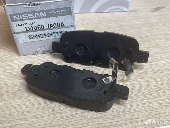 Тормозные колодки задние Nissan (D4060-JA00A)