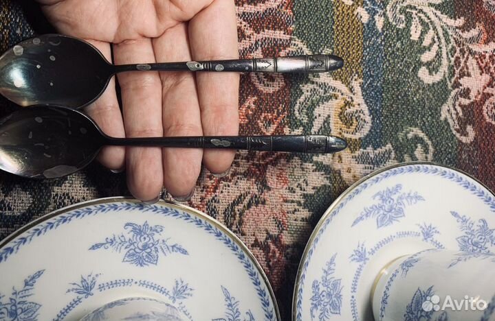 Кофейные пары с ложечками