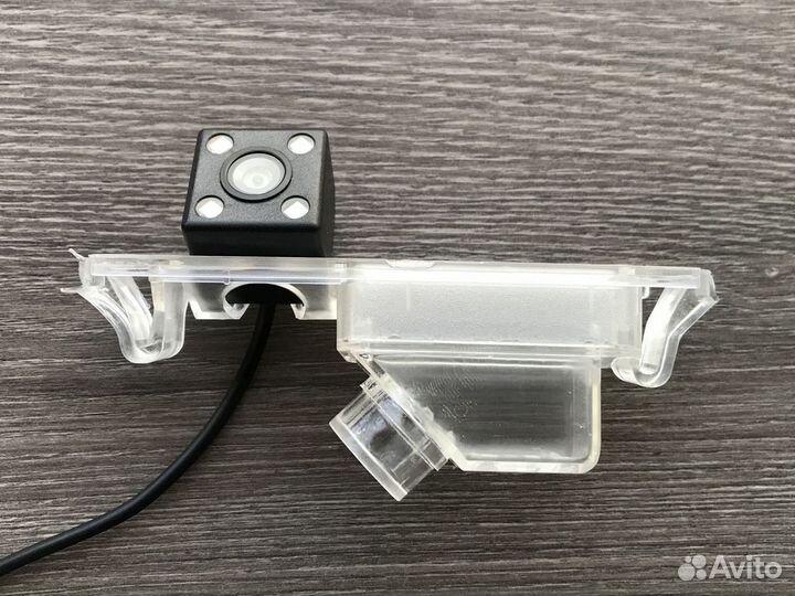 Камера заднего вида Kia Rio хэтчбэк