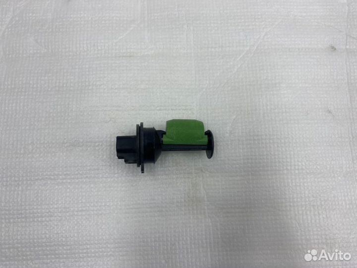 Датчик уровня жидкости бачка омывателя Toyota