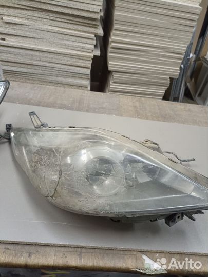 Фара правая и левая Mazda 5