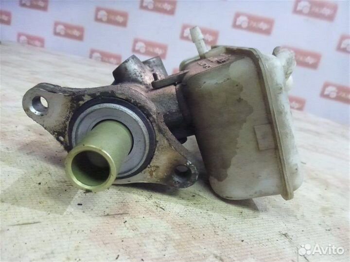 Главный тормозной цилиндр Renault Laguna X74