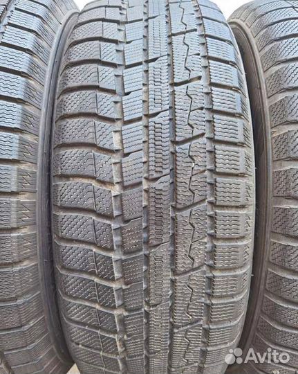 Toyo Winter Tranpath TX 215/60 R17 96Q