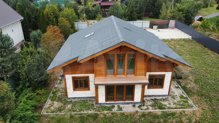 Коттедж 196 м² на участке 16,5 сот.