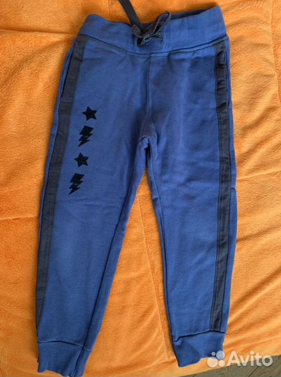 Костюм беннитон, 110р.(кофта на замке и штаны)