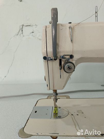 Промышленная прямострочная машинка