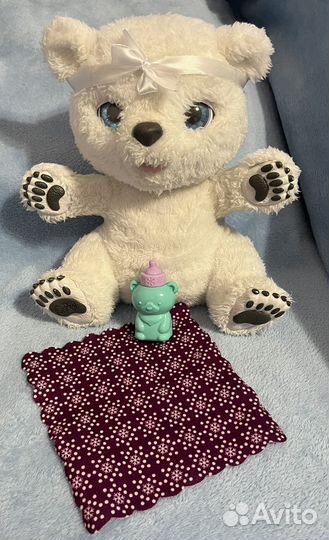 Прелестный шерстяной ребенок Полярный медвежонок