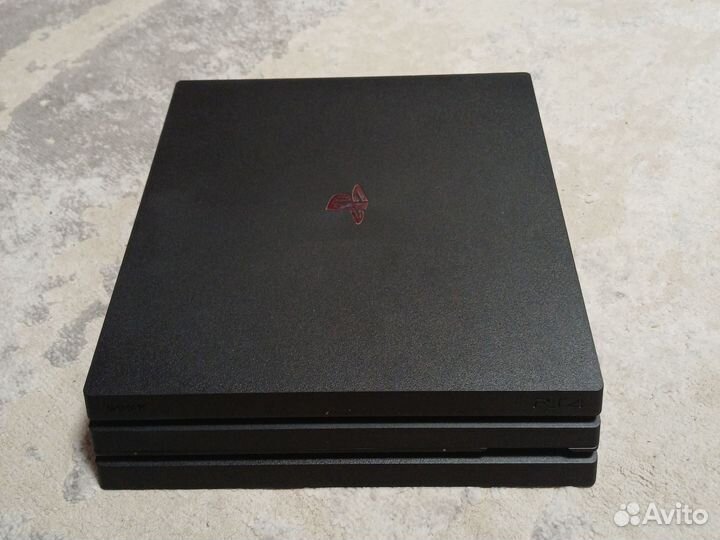 Sony PS4 pro вместе с ps camera + 5 игр + диск