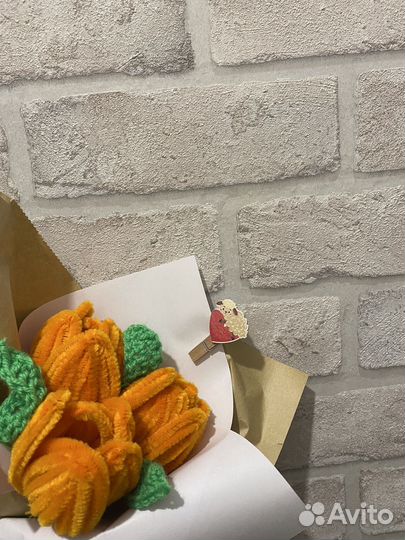 Вязаные цветы, подарок 8 марта