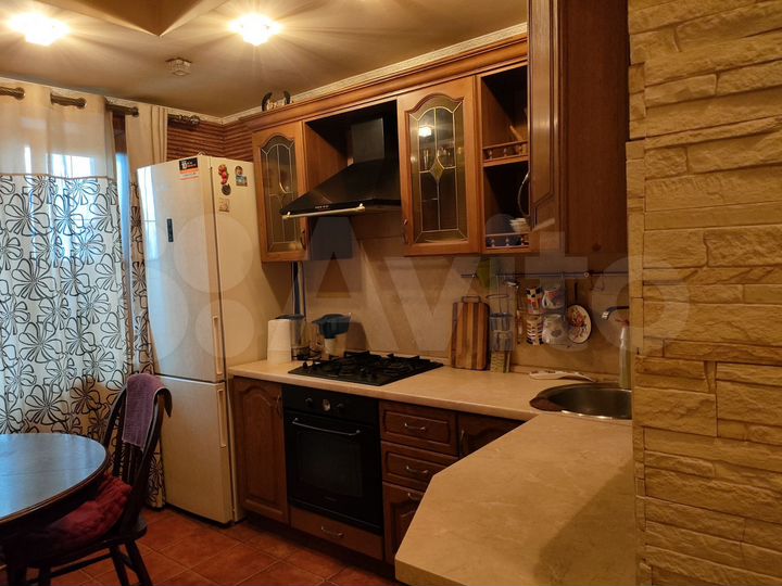 2-к. квартира, 57 м², 2/5 эт.