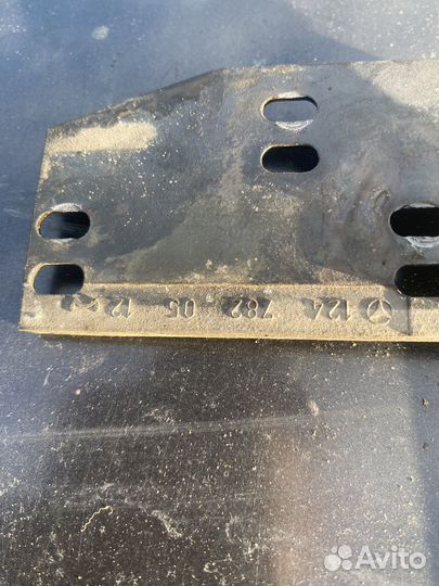 Салазки люка mercedes 124