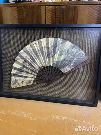 Веерр в раме под стеклом