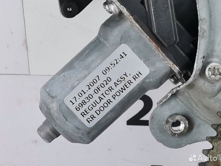 Стеклоподъемник электрический задний правый Toyota