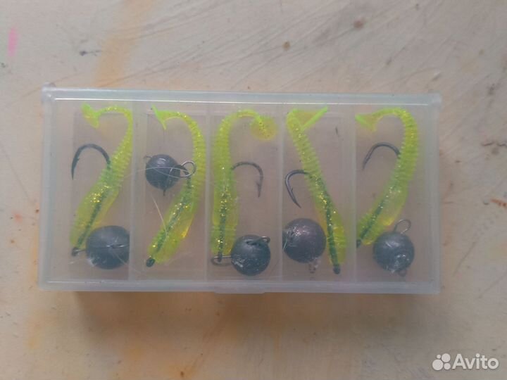 Силиконовые приманки оснащённые 50 мм