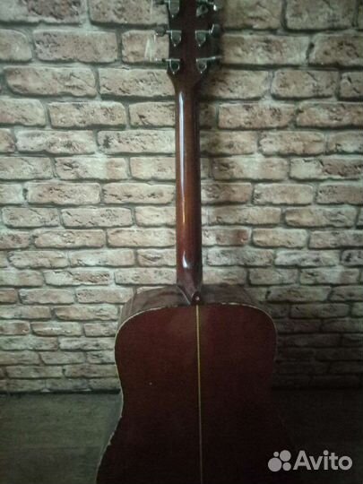 Акустическая гитара