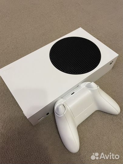 Xbox series s (Ростест) + много игр + подписка