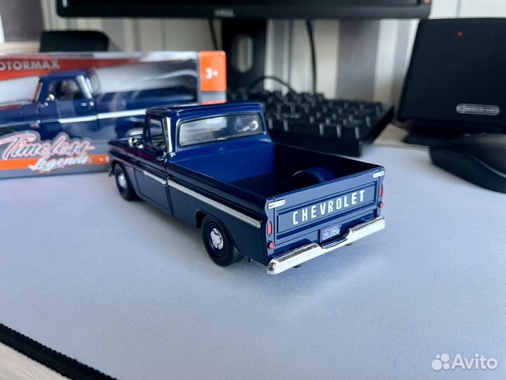 Chevy c10 fleetside 1966 pickup 1:24
