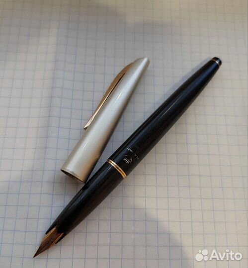 Перьевая ручка с золотым пером.Винтаж