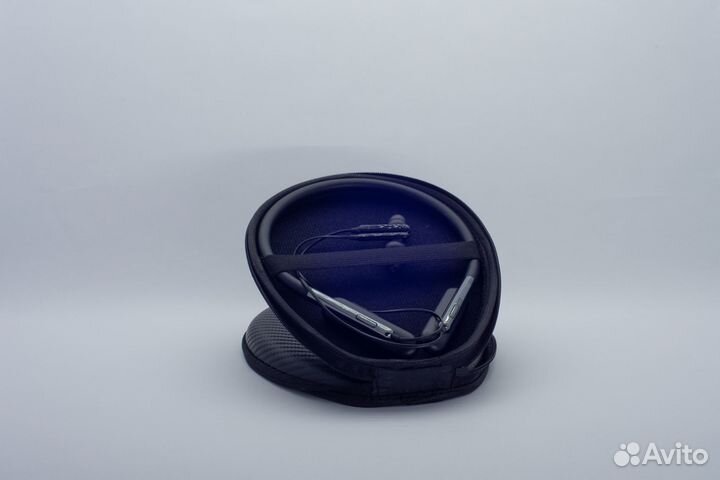 Беспроводные наушники Samsung U Flex