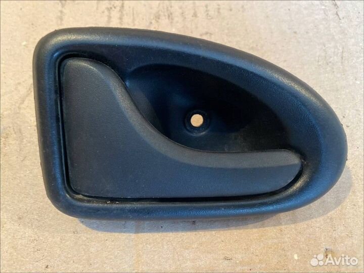 Ручка двери внутренняя левая Renault Logan