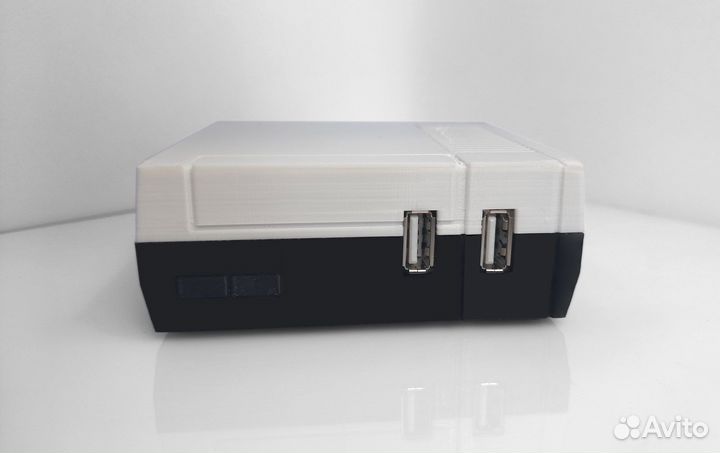 Игровая приставка с ретро играми + два джойстика