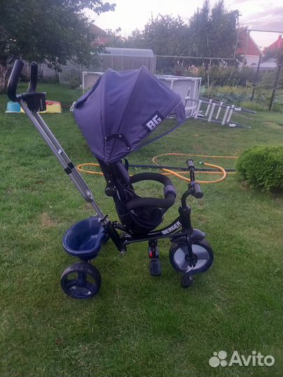 Трехколесный велосипед с ручкой