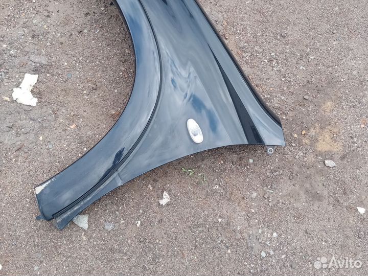 Крыло левое Мицубиси Аутлендер 1