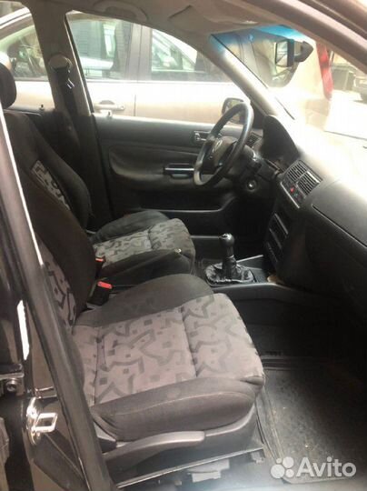 Volkswagen Golf 1.6 МТ, 1999, 350 000 км