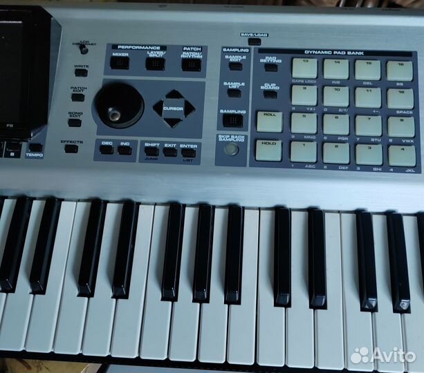 Синтезатор Roland Fantom X6