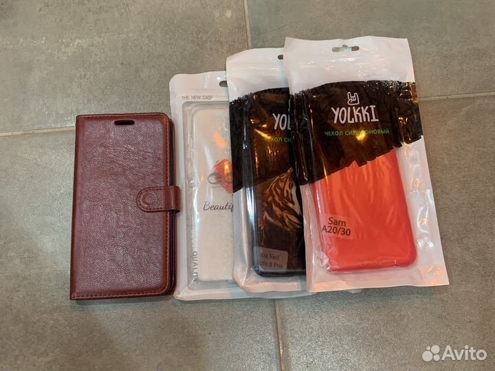 Чехлы на телефон