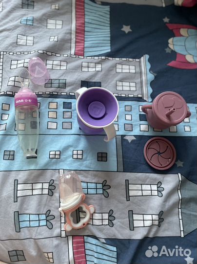 Детские принадлежности: бутылки, ниблер, поильник