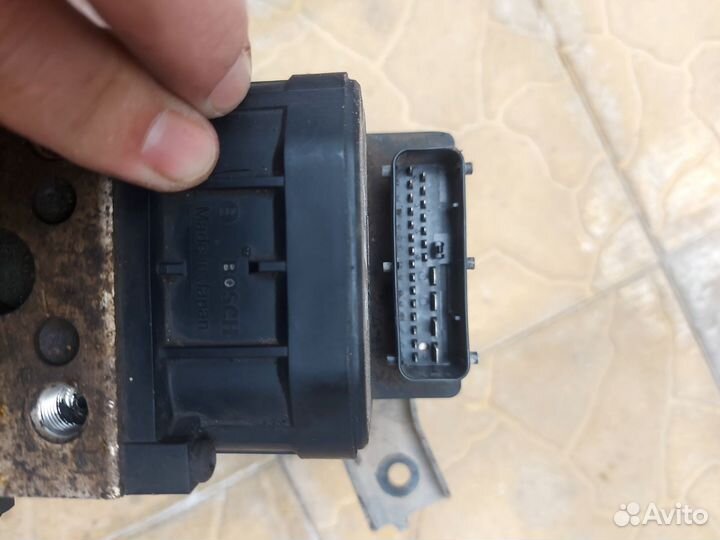 Блок управления abs Nissan Primera р12