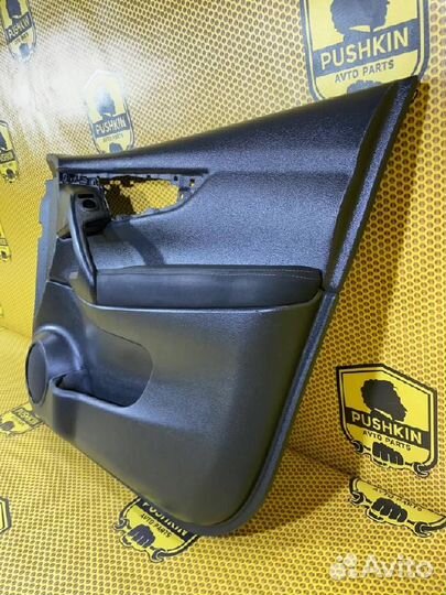 Обшивка двери передней правой Nissan Qashqai