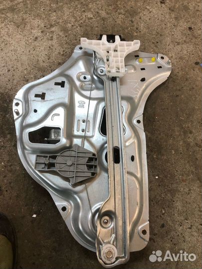 Стеклоподъемник задний правый Hyundai ix35