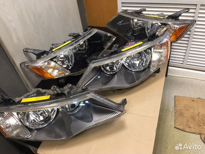 Фара левая правая Outlander Mitsubishi 555