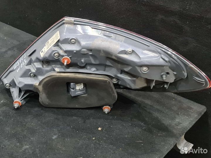 Задний левый фонарь Mercedes W213 с дефектом